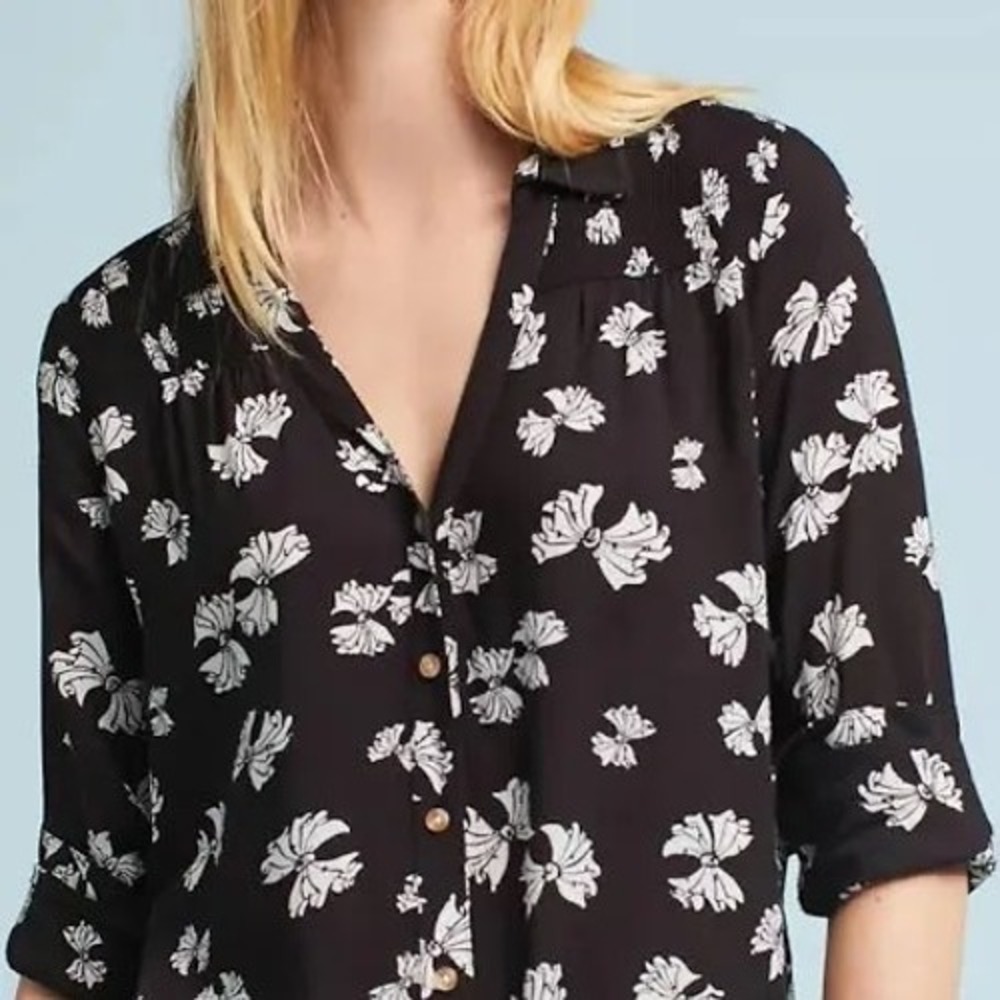 Maeve Anthropologie Emory Bow Printed button down top size US12 (large)